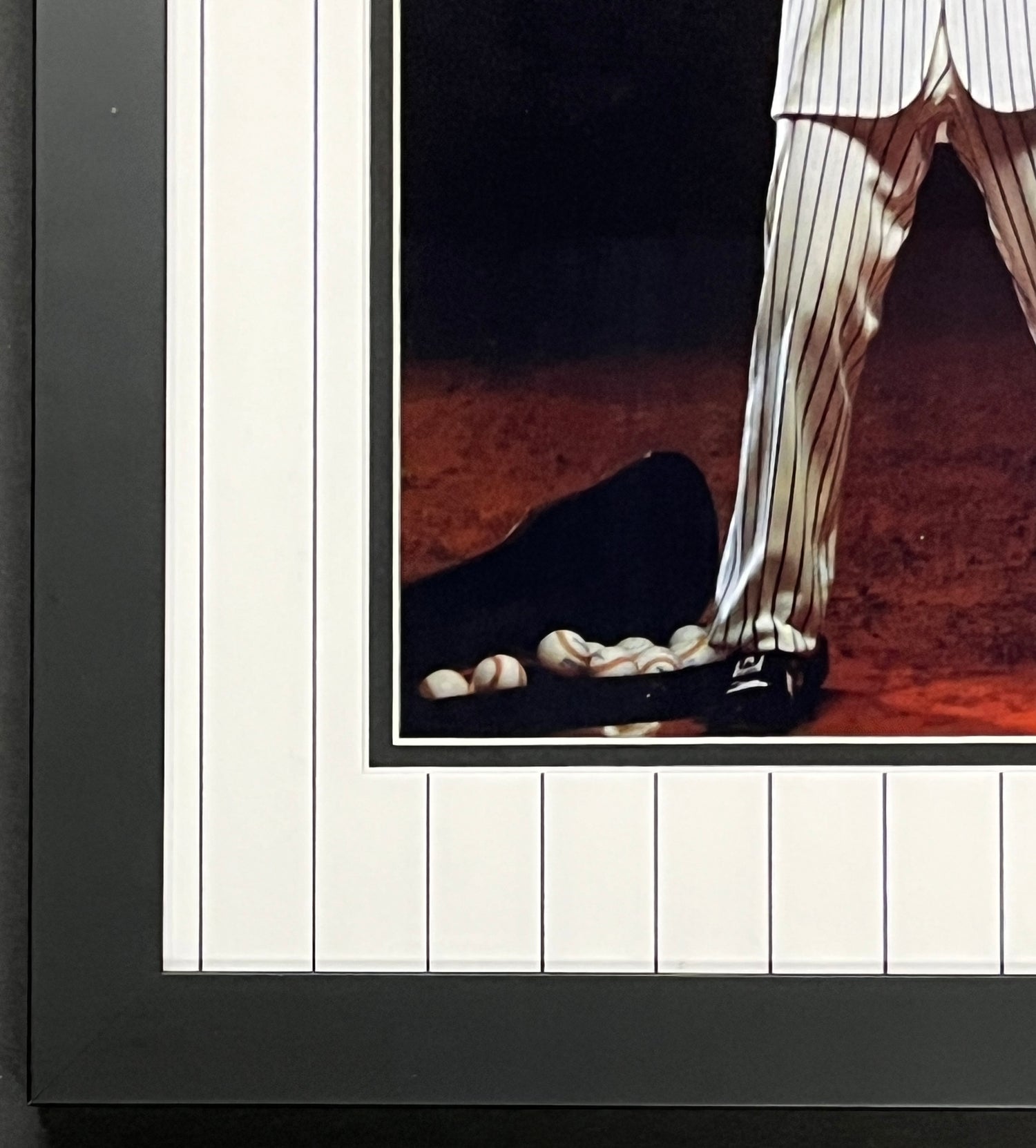 Don Mattingly-Hit Man signed 11x14 Photo