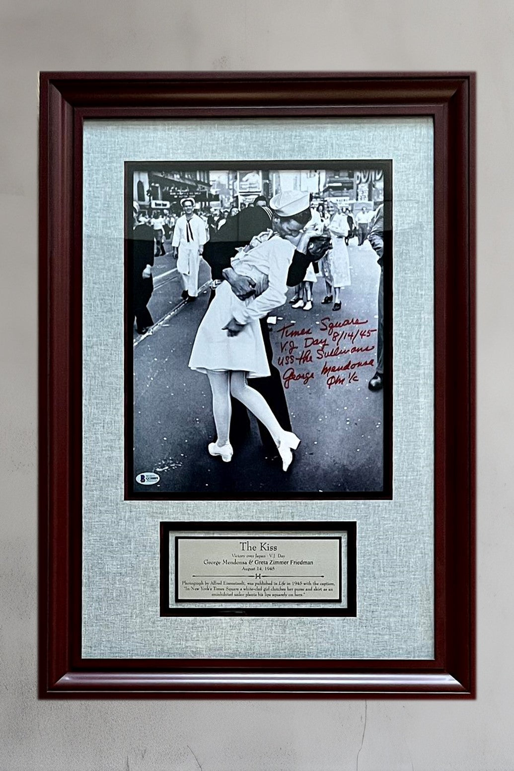 George Mendonsa-Sailor Kissing Nurse signed 11x14