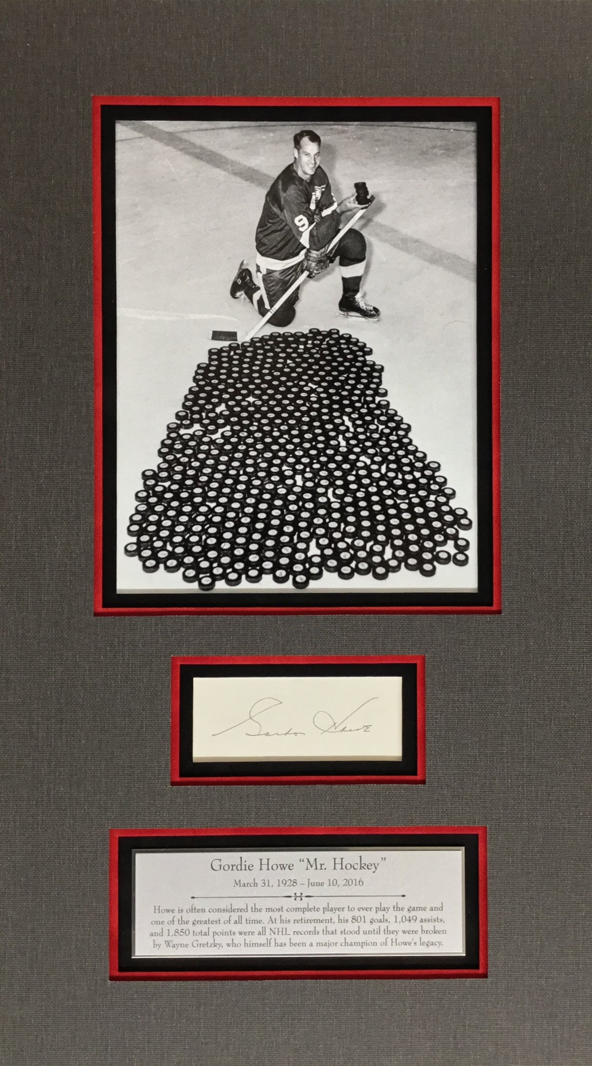 Gordie Howe signed cut