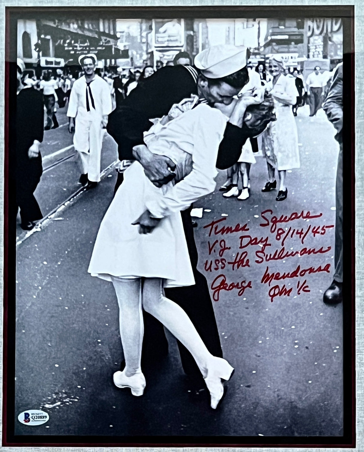 George Mendonsa-Sailor Kissing Nurse signed 11x14