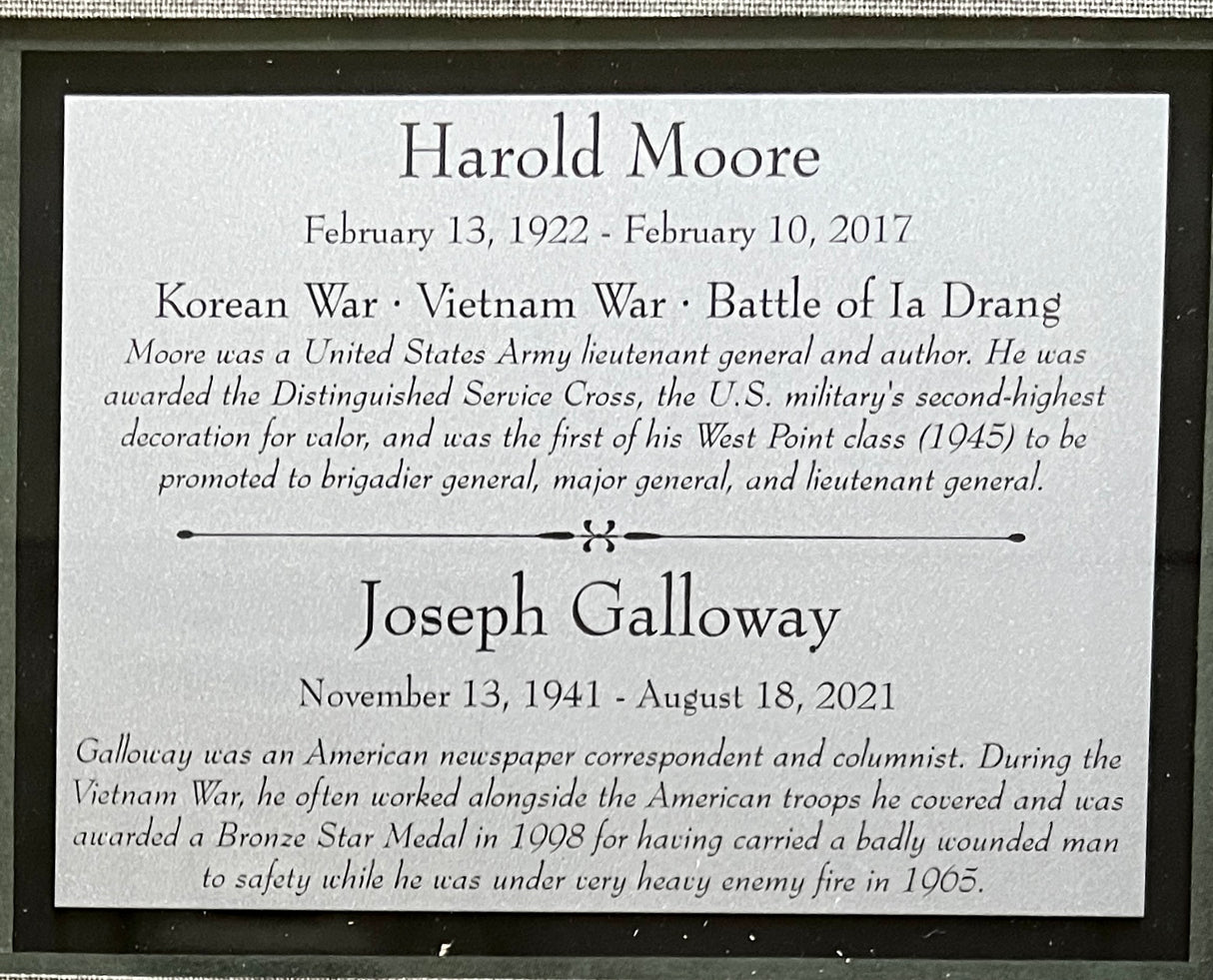 General HAROLD MOORE/JOSEPH GALLOWAY signed book page